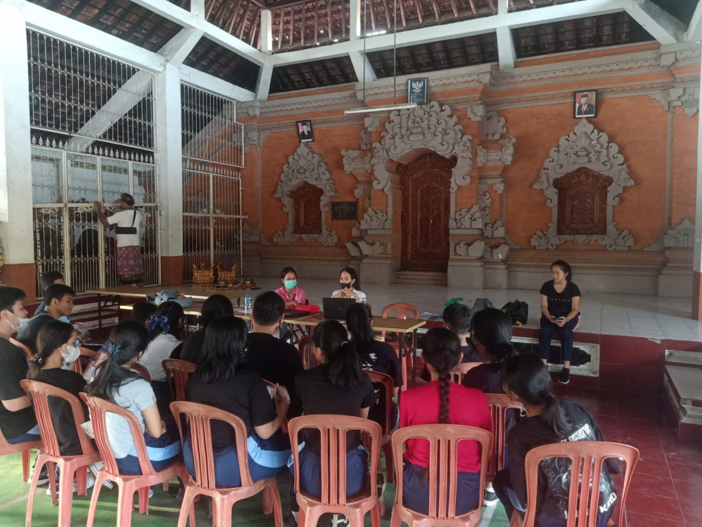 Edukasi anemia pada remaja Banjar Mumbul 21 November 2022